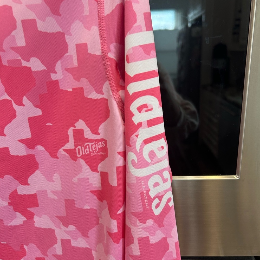Old Tejas prairie pink Camo shirt in youth small GUC - Picture 3 of 5